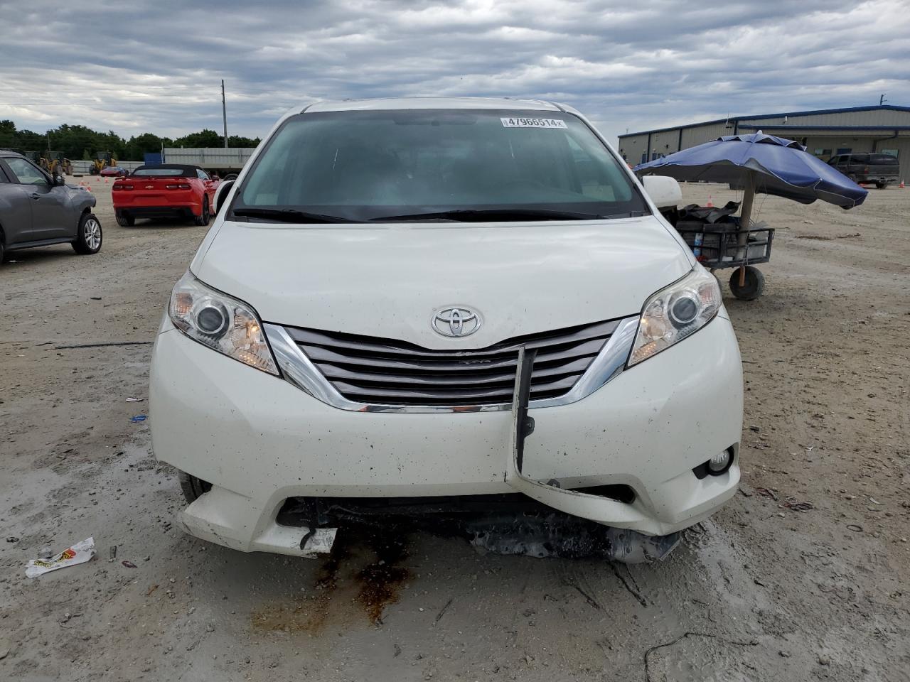 Photo 4 VIN: 5TDYZ3DC2HS803237 - TOYOTA SIENNA 