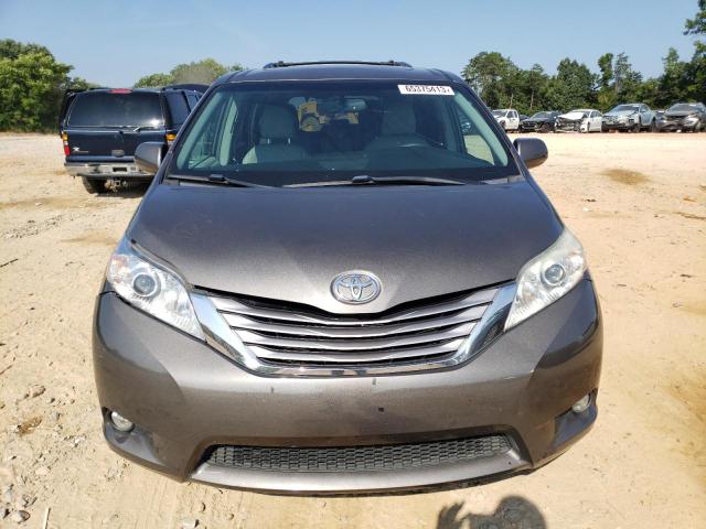 Photo 4 VIN: 5TDYZ3DC2HS814271 - TOYOTA SIENNA XLE 