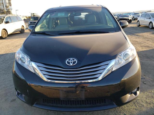 Photo 4 VIN: 5TDYZ3DC2HS818594 - TOYOTA SIENNA XLE 