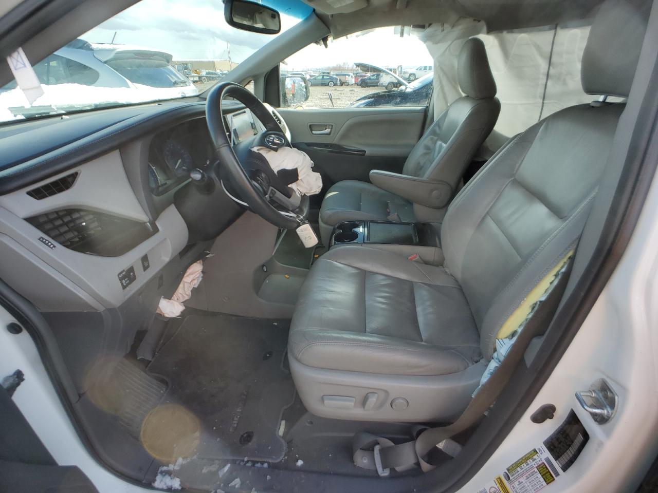 Photo 6 VIN: 5TDYZ3DC2HS821429 - TOYOTA SIENNA 