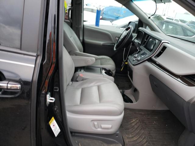 Photo 4 VIN: 5TDYZ3DC2HS826307 - TOYOTA SIENNA XLE 