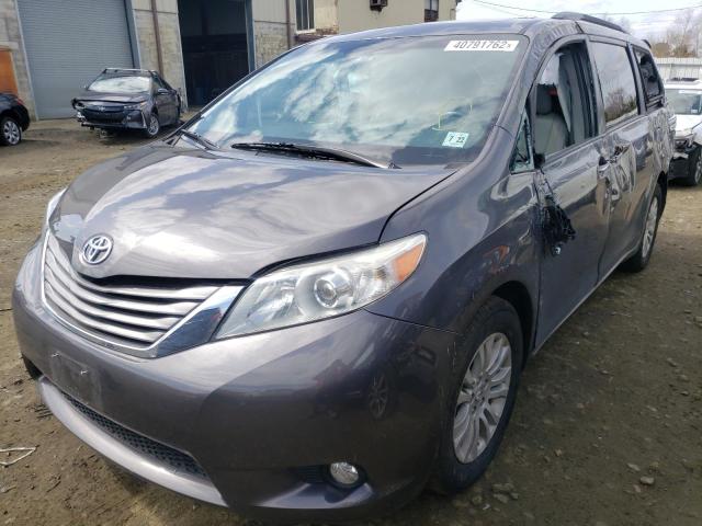 Photo 1 VIN: 5TDYZ3DC2HS851496 - TOYOTA SIENNA XLE 