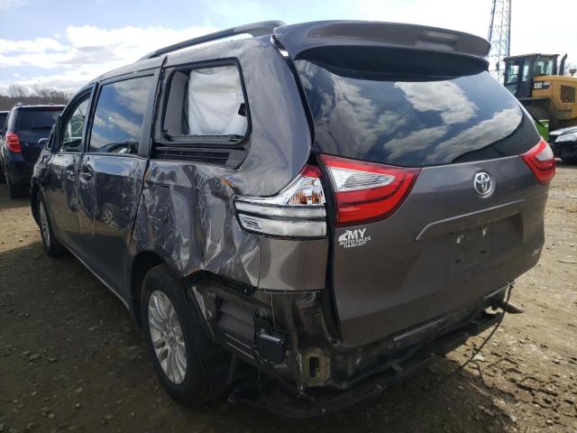 Photo 2 VIN: 5TDYZ3DC2HS851496 - TOYOTA SIENNA XLE 