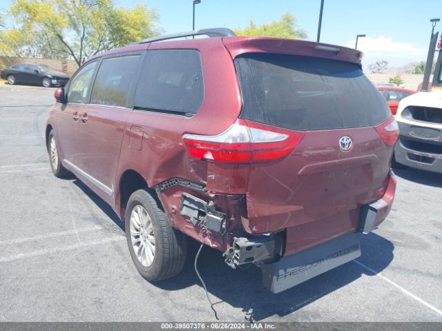 Photo 2 VIN: 5TDYZ3DC2HS853507 - TOYOTA SIENNA 