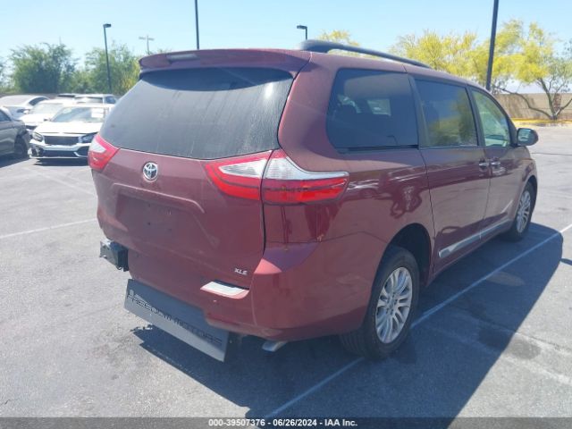 Photo 3 VIN: 5TDYZ3DC2HS853507 - TOYOTA SIENNA 