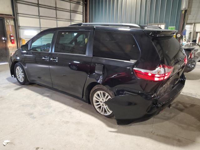 Photo 1 VIN: 5TDYZ3DC2HS853801 - TOYOTA SIENNA XLE 