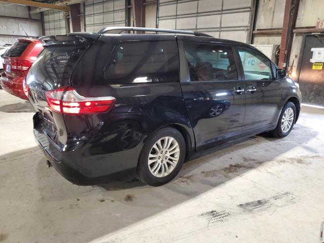 Photo 2 VIN: 5TDYZ3DC2HS853801 - TOYOTA SIENNA XLE 