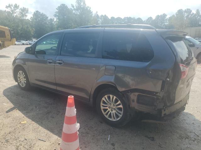 Photo 1 VIN: 5TDYZ3DC2HS870758 - TOYOTA SIENNA XLE 