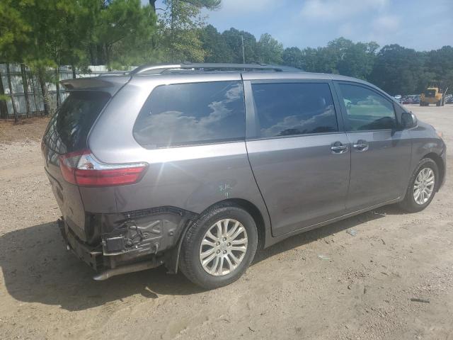 Photo 2 VIN: 5TDYZ3DC2HS870758 - TOYOTA SIENNA XLE 