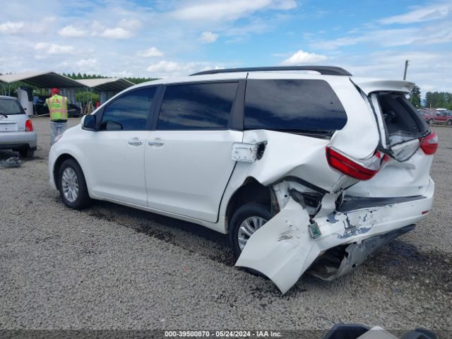 Photo 2 VIN: 5TDYZ3DC2HS894915 - TOYOTA SIENNA 