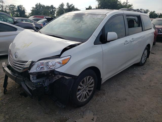 Photo 1 VIN: 5TDYZ3DC2HS895790 - TOYOTA SIENNA XLE 