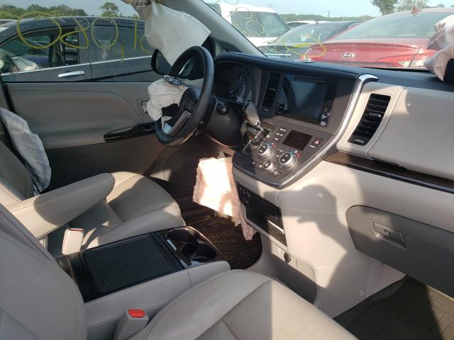 Photo 4 VIN: 5TDYZ3DC2HS895790 - TOYOTA SIENNA XLE 