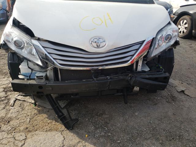 Photo 8 VIN: 5TDYZ3DC2HS895790 - TOYOTA SIENNA XLE 