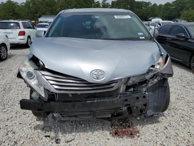 Photo 4 VIN: 5TDYZ3DC2HS900342 - TOYOTA SIENNA XLE 