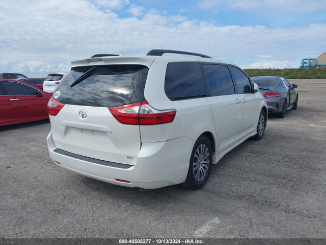 Photo 3 VIN: 5TDYZ3DC2JS912285 - TOYOTA SIENNA 