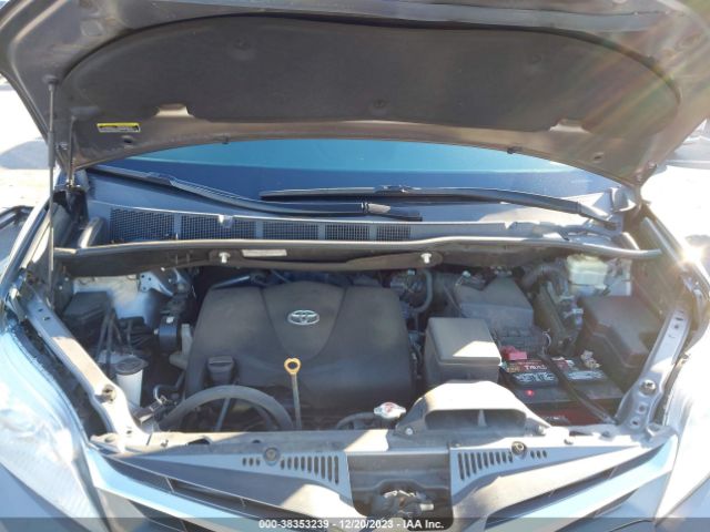 Photo 9 VIN: 5TDYZ3DC2JS913193 - TOYOTA SIENNA 