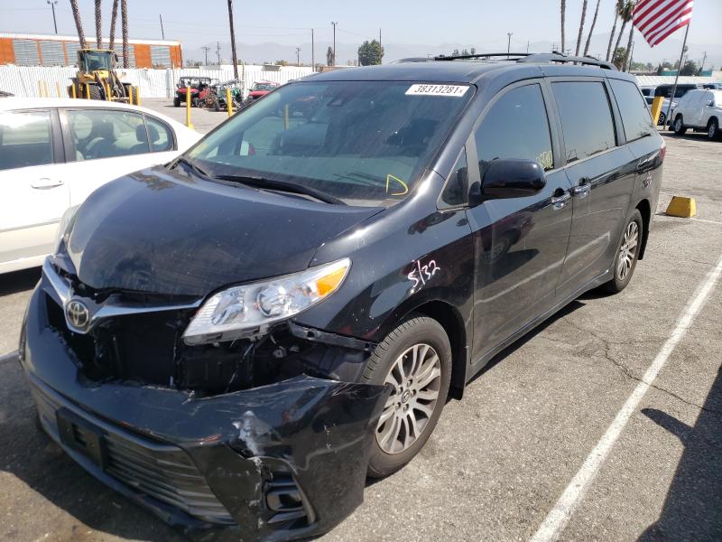 Photo 1 VIN: 5TDYZ3DC2JS921780 - TOYOTA SIENNA XLE 