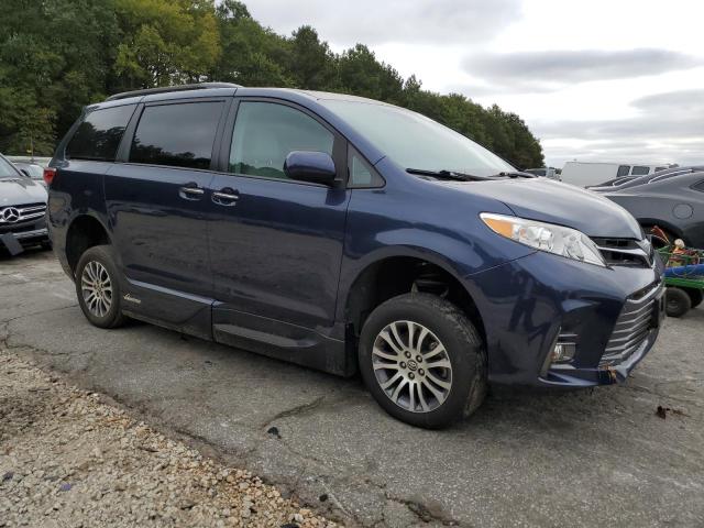 Photo 3 VIN: 5TDYZ3DC2JS927174 - TOYOTA SIENNA XLE 