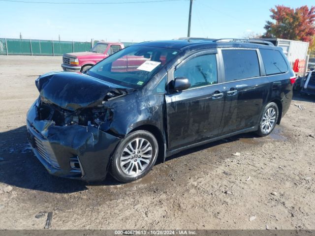 Photo 1 VIN: 5TDYZ3DC2JS929586 - TOYOTA SIENNA 