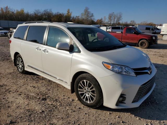 Photo 3 VIN: 5TDYZ3DC2JS936537 - TOYOTA SIENNA XLE 