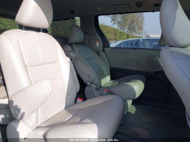 Photo 7 VIN: 5TDYZ3DC2JS955444 - TOYOTA SIENNA 