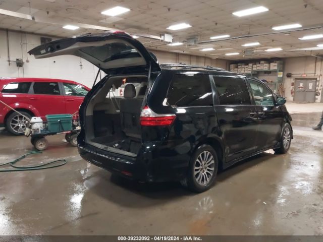 Photo 3 VIN: 5TDYZ3DC2KS018059 - TOYOTA SIENNA 