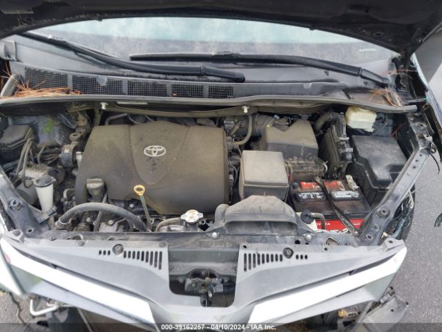 Photo 9 VIN: 5TDYZ3DC2KS967711 - TOYOTA SIENNA 