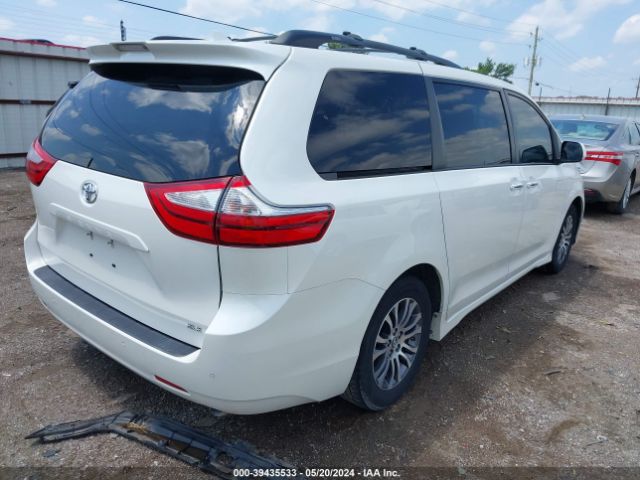 Photo 3 VIN: 5TDYZ3DC2KS970317 - TOYOTA SIENNA 