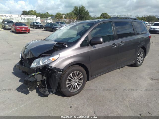 Photo 1 VIN: 5TDYZ3DC2KS985173 - TOYOTA SIENNA 