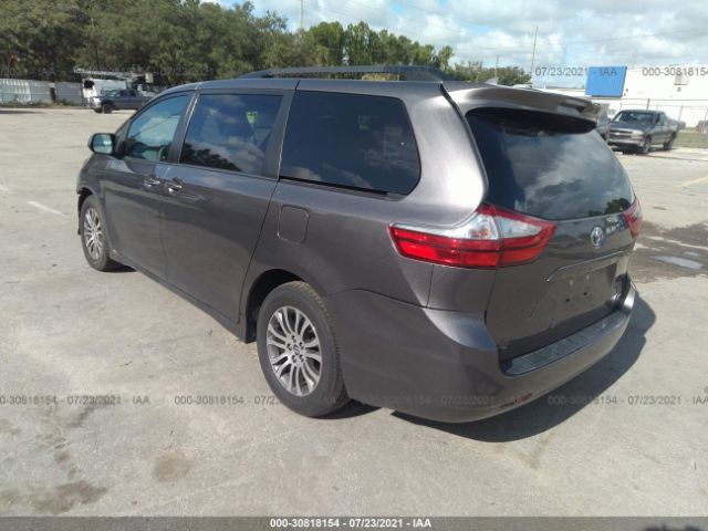 Photo 2 VIN: 5TDYZ3DC2KS985173 - TOYOTA SIENNA 