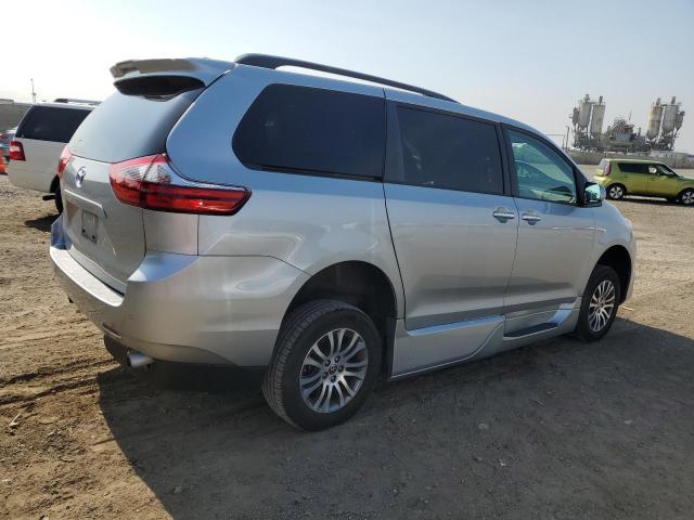 Photo 2 VIN: 5TDYZ3DC2LS084418 - TOYOTA SIENNA XLE 