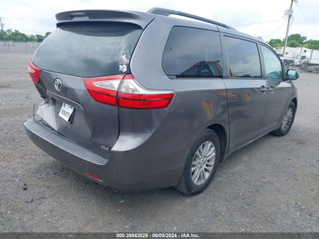 Photo 3 VIN: 5TDYZ3DC3HS782818 - TOYOTA SIENNA 