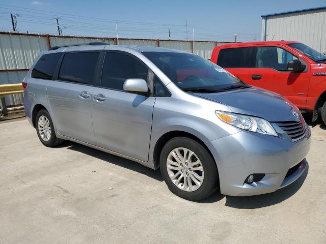 Photo 3 VIN: 5TDYZ3DC3HS786495 - TOYOTA SIENNA XLE 