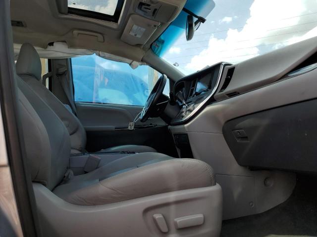 Photo 6 VIN: 5TDYZ3DC3HS786495 - TOYOTA SIENNA XLE 