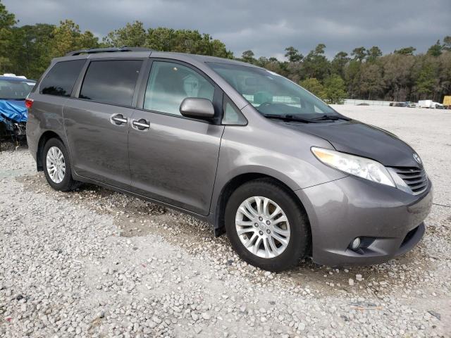 Photo 3 VIN: 5TDYZ3DC3HS787274 - TOYOTA SIENNA XLE 