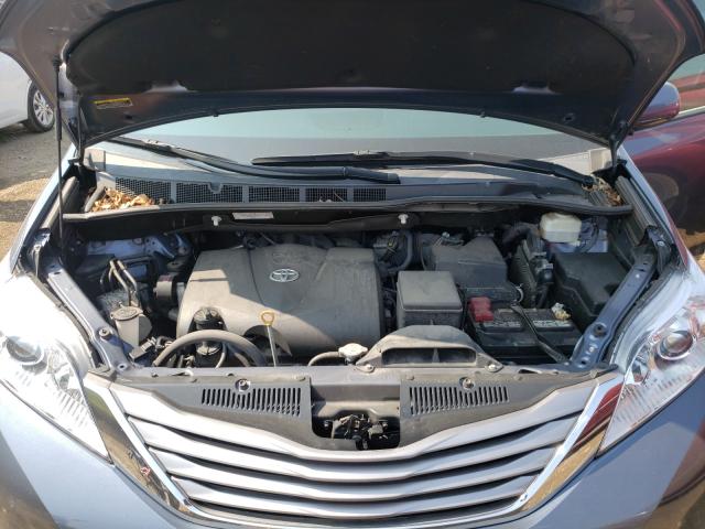 Photo 6 VIN: 5TDYZ3DC3HS811640 - TOYOTA SIENNA XLE 