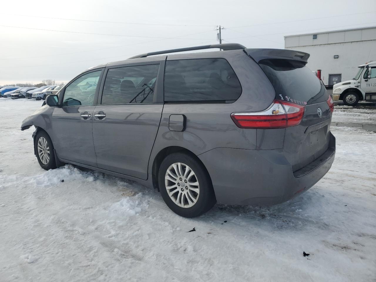 Photo 1 VIN: 5TDYZ3DC3HS811783 - TOYOTA SIENNA 