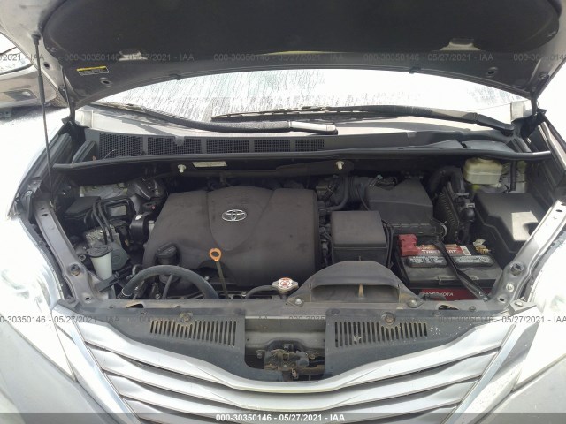 Photo 9 VIN: 5TDYZ3DC3HS818376 - TOYOTA SIENNA 