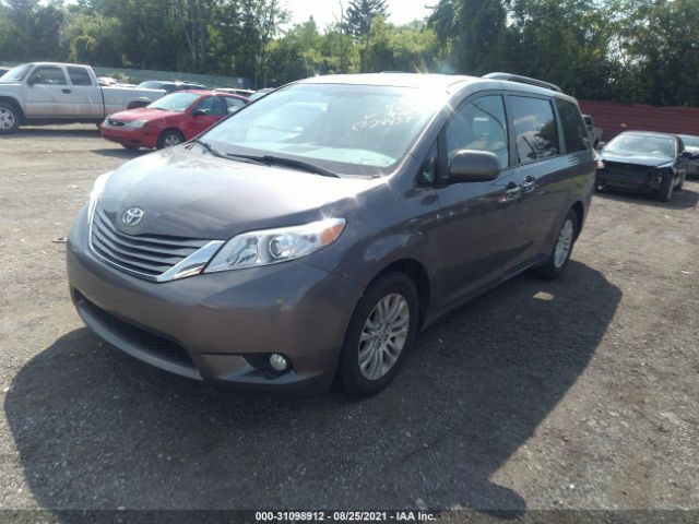 Photo 1 VIN: 5TDYZ3DC3HS819463 - TOYOTA SIENNA 