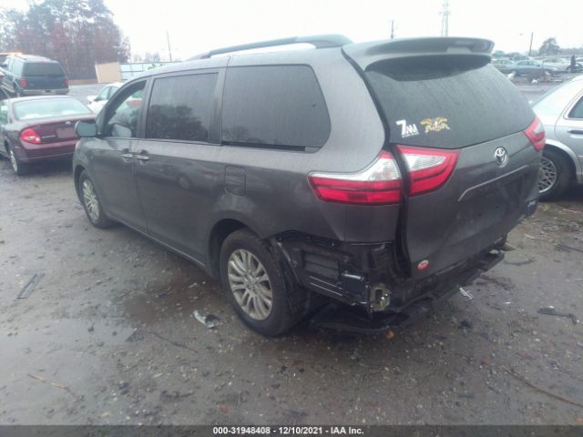 Photo 2 VIN: 5TDYZ3DC3HS821407 - TOYOTA SIENNA 