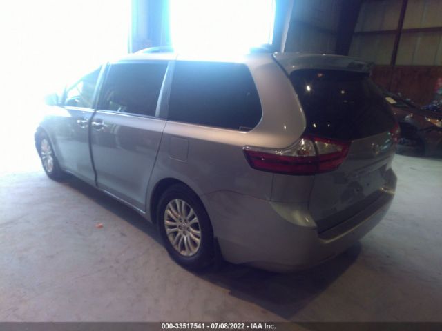 Photo 2 VIN: 5TDYZ3DC3HS833427 - TOYOTA SIENNA 