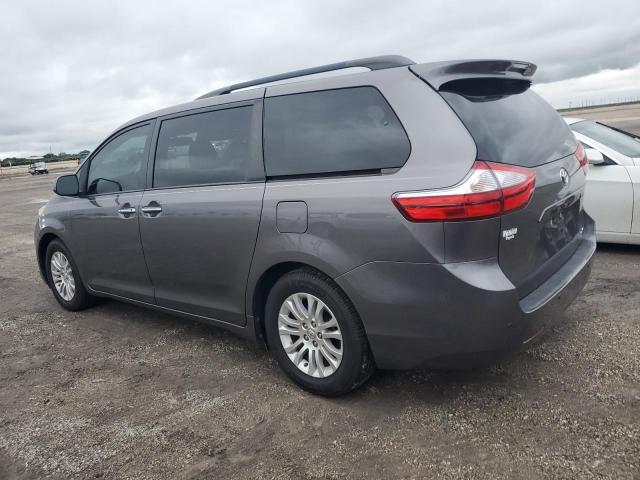 Photo 1 VIN: 5TDYZ3DC3HS835727 - TOYOTA SIENNA XLE 