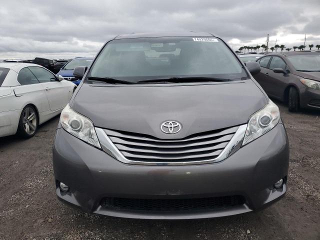 Photo 4 VIN: 5TDYZ3DC3HS835727 - TOYOTA SIENNA XLE 