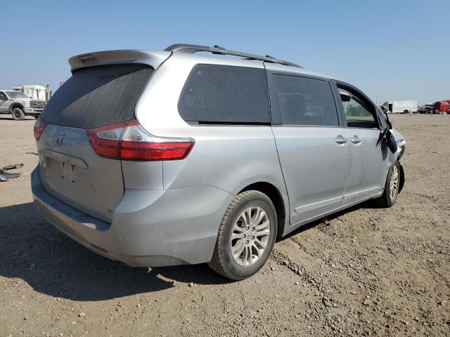 Photo 2 VIN: 5TDYZ3DC3HS836456 - TOYOTA SIENNA XLE 