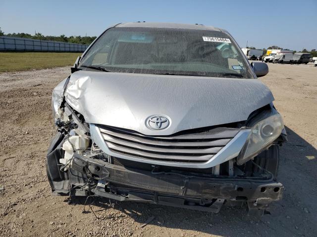 Photo 4 VIN: 5TDYZ3DC3HS836456 - TOYOTA SIENNA XLE 