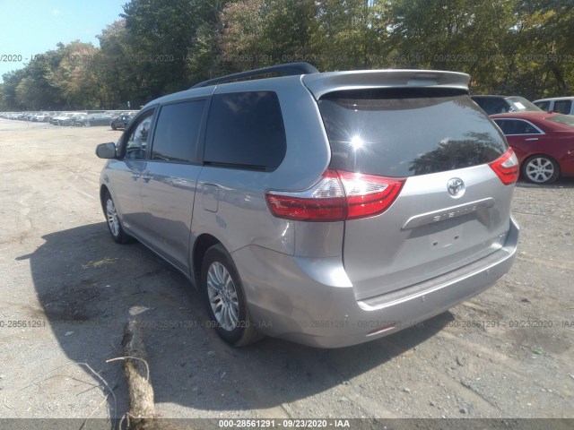 Photo 2 VIN: 5TDYZ3DC3HS851782 - TOYOTA SIENNA 