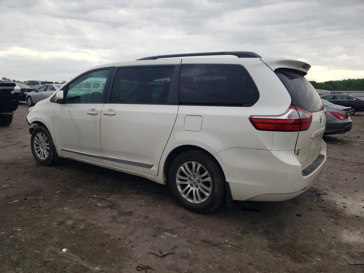 Photo 1 VIN: 5TDYZ3DC3HS862653 - TOYOTA SIENNA 