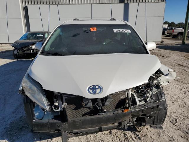 Photo 4 VIN: 5TDYZ3DC3HS870655 - TOYOTA SIENNA XLE 