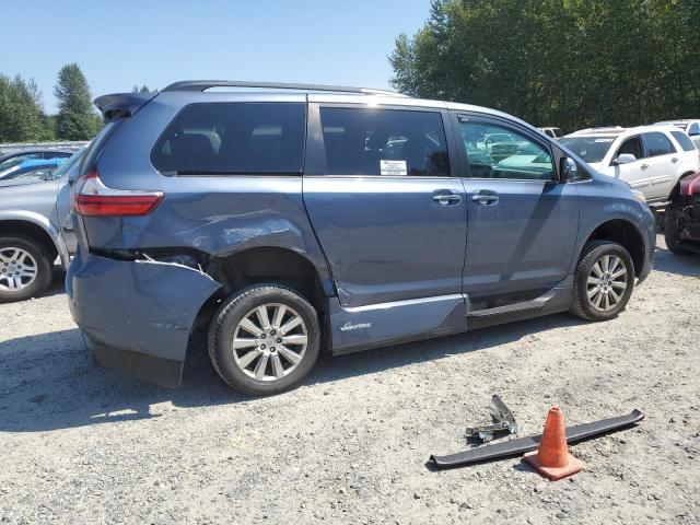 Photo 2 VIN: 5TDYZ3DC3HS871126 - TOYOTA SIENNA XLE 