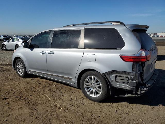 Photo 1 VIN: 5TDYZ3DC3HS872681 - TOYOTA SIENNA XLE 